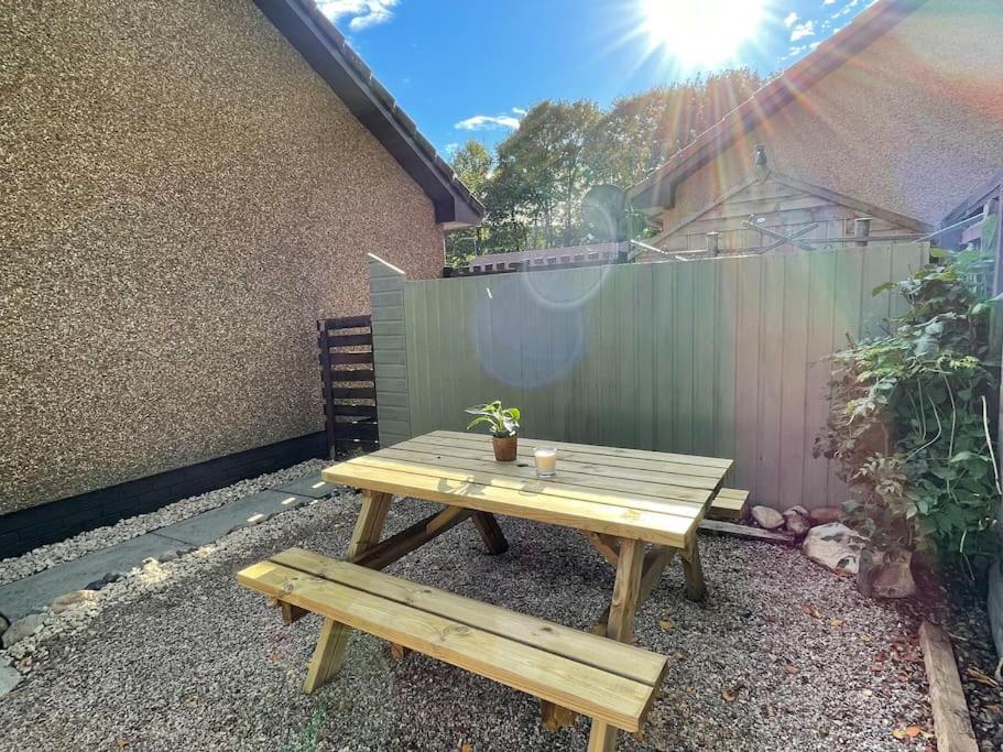 Вилла The Wee Hoose Near Loch Ness, Private Garden, Private Parking Друмнадрочит Экстерьер фото